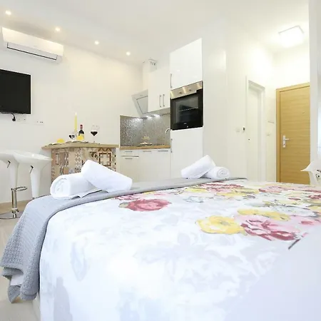 A'marie Self Check-in