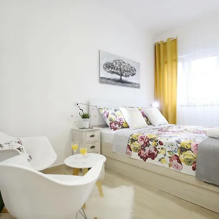 A'marie Self Check-in Apartment