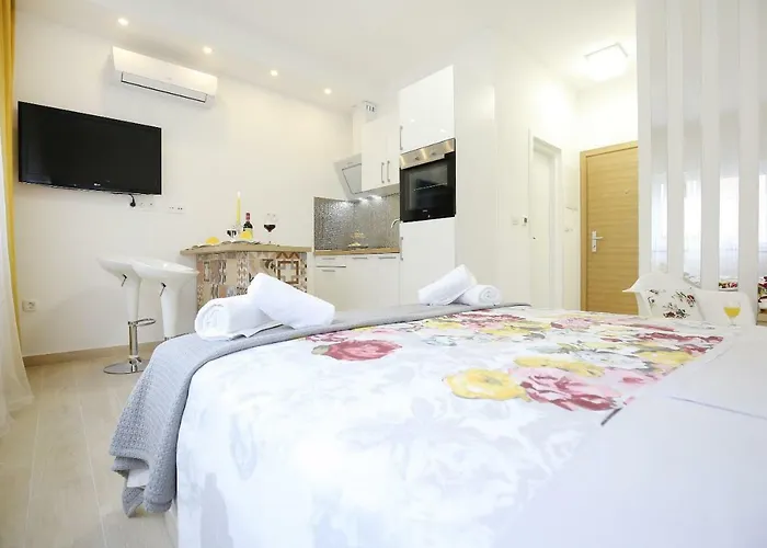 A'marie Self Check-in